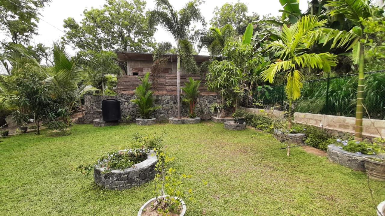 Loveena By H.S. Restaurant & Guest Tangalle Extérieur photo